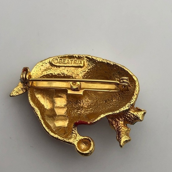 Vtg 70s Beatrix Gold Tone Sleeping Kitten Santa Hat Christmas Brooch 1.8” x 1.2” - Picture 4 of 6